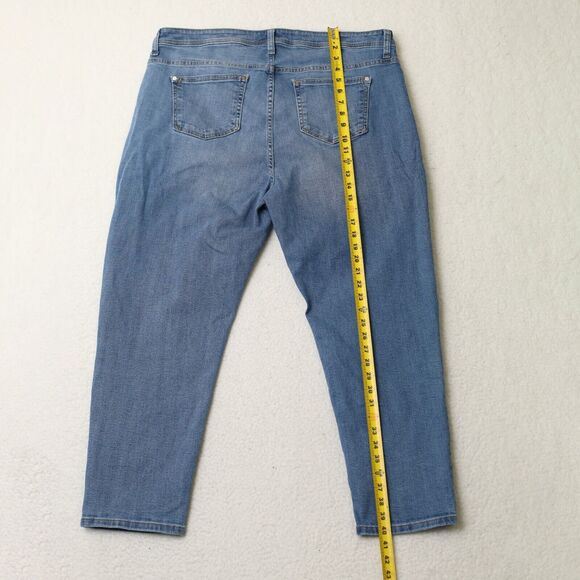 Pilcro Slim Boyfriend Fit Light Wash Blue Jeans Women's Sz 18W - Picture 16 of 16